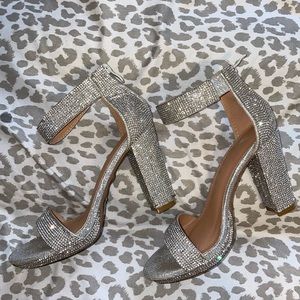 Windsor heels size 7